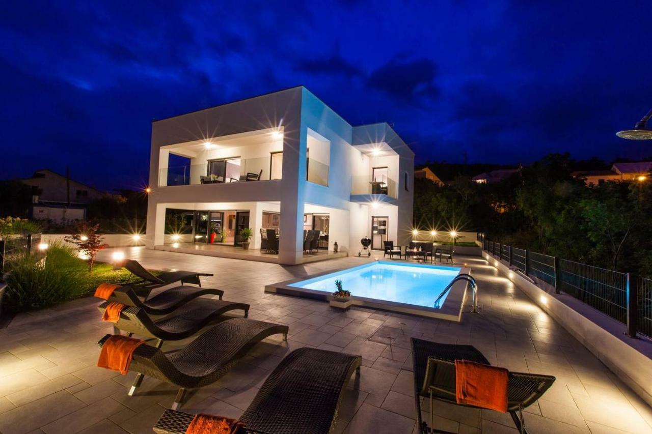 Villa Rina - Luxury Holiday Home ツリクヴェニツァ エクステリア 写真